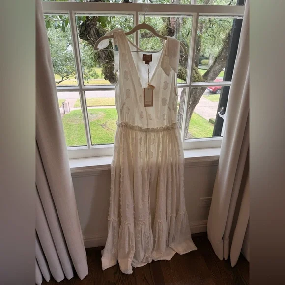 MIRTH Antibes White Handcrafted Maxi Dress Size M NWT - Picture 4 of 5